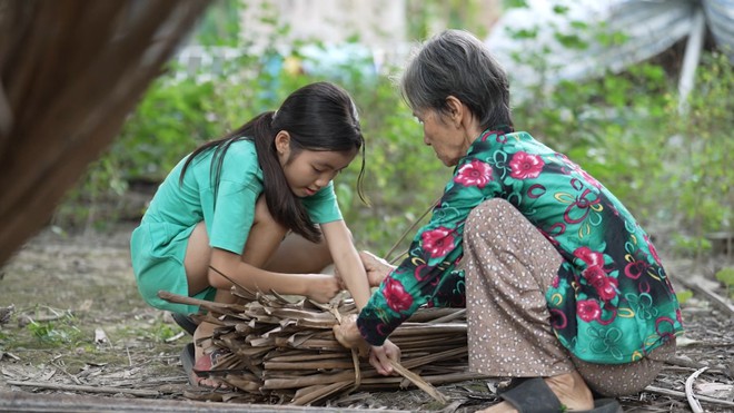 Chuyện cụ bà nặng 28kg gồng gánh nuôi chị em Như Ý - Ảnh 4.