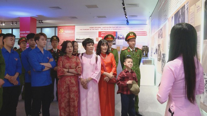 Triển lãm: “Đảng Cộng sản Việt Nam – Từ Đại hội đến Đại hội” - Ảnh 8.