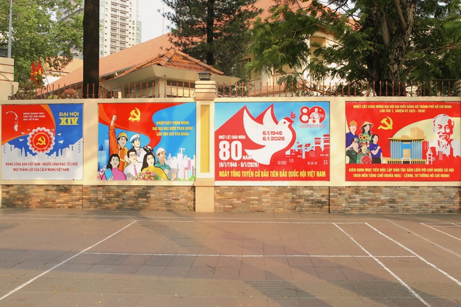 TP. Hồ Chí Minh trang hoàng rực rỡ chào mừng Đại hội XIV của Đảng- Ảnh 3.
