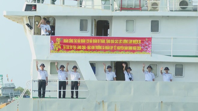 60 Giây ngày 17/1/2026 | Hãng bay liên tục bổ sung chỗ, giá vé máy bay Tết vẫn ở ngưỡng cao - Ảnh 3.