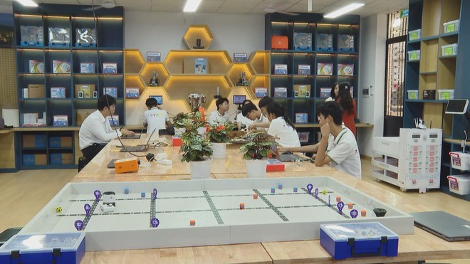 Thêm một trường học có phòng STEM đạt chuẩn quốc tế - Ảnh 2.