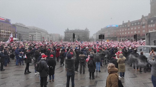 Người dân Đan Mạch phản đối ông Trump muốn kiểm soát Greenland - Ảnh 1.