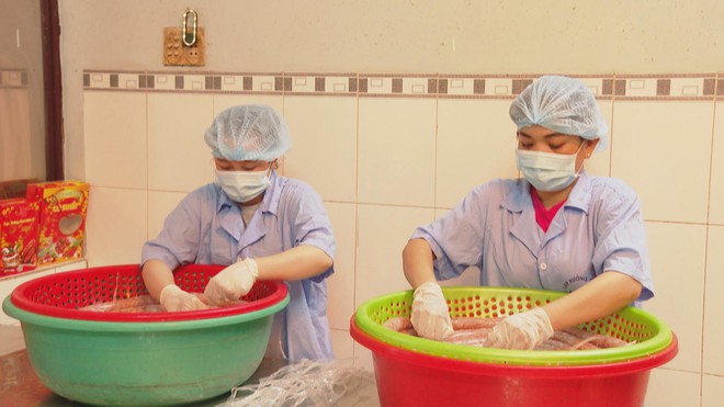 60 Giây ngày 19/1/2026 | Gia Lai: Rộn ràng mùa thu hoạch kiệu Tết - Ảnh 6.