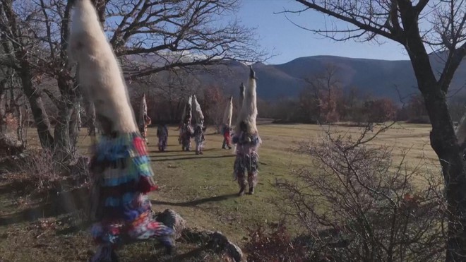 Lễ hội truyền thống kết thúc mùa Đông độc đáo ở Croatia - Ảnh 2.