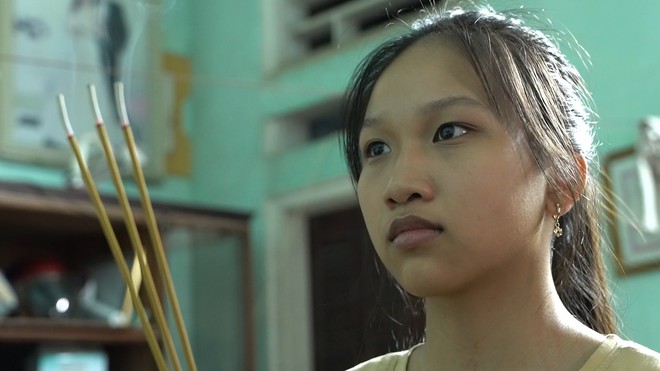 Hồng Ngọc mồ côi cha, mang bệnh hiểm nghèo vẫn vươn lên học giỏi - Ảnh 2.