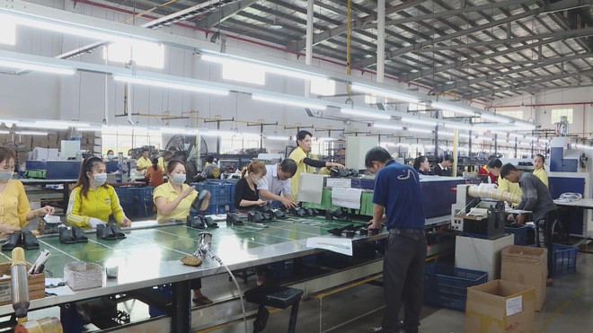 Người lao động phấn khởi khi lương mới được áp dụng - Ảnh 3.