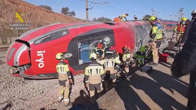 Chính quyền Tây Ban Nha điều tra thảm kịch đường sắt - Ảnh 2.