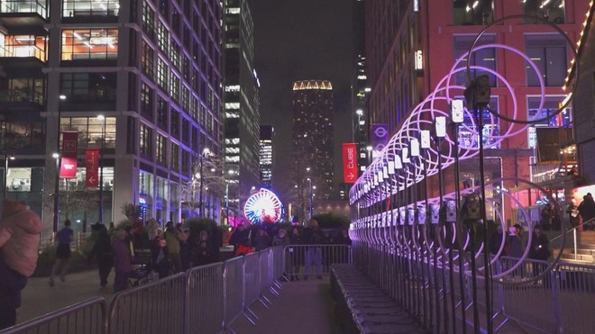 16 tác phẩm ánh sáng sắp đặt ở trung tâm Luân Đôn thu hút du khách - Ảnh 3.