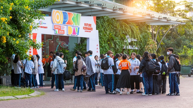 FPTU TP.HCM đẩy mạnh trải nghiệm thực tế: Học sinh "chạm tay vào tương lai" tại Open Day 2025–2026 - Ảnh 2.