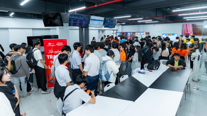 FPTU TP.HCM đẩy mạnh trải nghiệm thực tế: Học sinh "chạm tay vào tương lai" tại Open Day 2025–2026 - Ảnh 13.