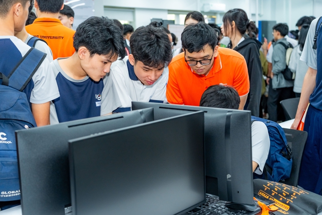 FPTU TP.HCM đẩy mạnh trải nghiệm thực tế: Học sinh "chạm tay vào tương lai" tại Open Day 2025–2026 - Ảnh 12.
