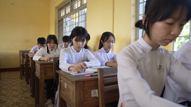 Kiều My nương tựa bà lớn tuổi vì mất cha, mẹ không minh mẫn- Ảnh 11.