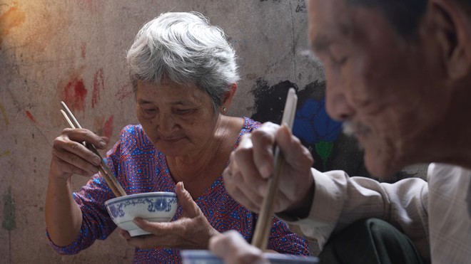 Như Ngọc mồ côi cha mẹ từ nhỏ, nương tựa ông bà già yếu để tiếp tục đến trường - Ảnh 8.