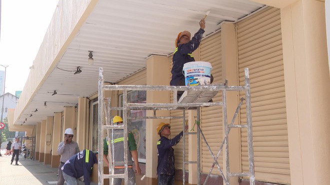 Chợ Bến Thành hoàn thiện chỉnh trang vượt tiến độ trước Tết - Ảnh 3.