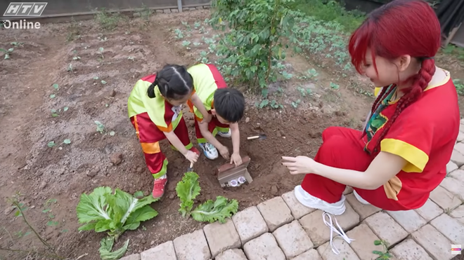 "Trường học Siêu sao" tập 13: Khi những "visual nhí" càn quét sàn run-way ngày cận Tết- Ảnh 2. "Trường học Siêu sao" tập 13: Khi những "visual nhí" càn quét sàn run-way ngày cận Tết- Ảnh 2.