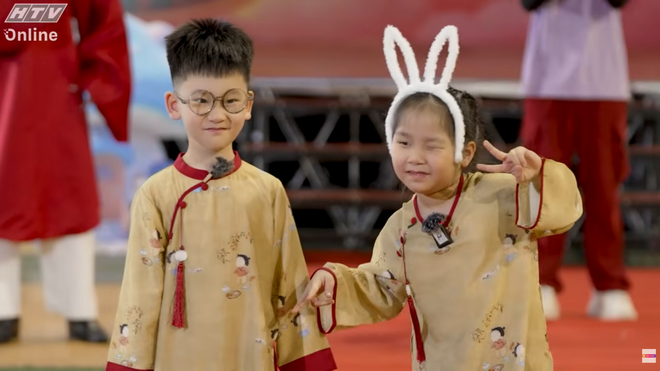 "Trường học Siêu sao" tập 13: Khi những "visual nhí" càn quét sàn run-way ngày cận Tết- Ảnh 9. "Trường học Siêu sao" tập 13: Khi những "visual nhí" càn quét sàn run-way ngày cận Tết- Ảnh 9.