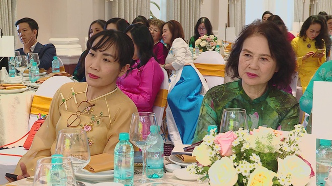 Áo dài Việt Nam: Từ di sản đời thường đến khát vọng vươn tầm quốc tế - Ảnh 4.