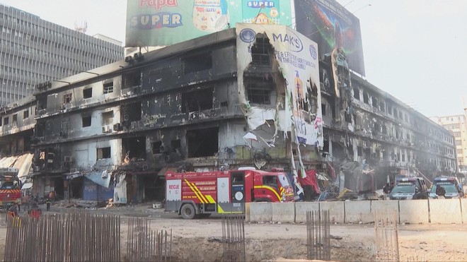 Cháy trung tâm thương mại Pakistan: Số người thiệt mạng tăng lên gần 70 người - Ảnh 2.