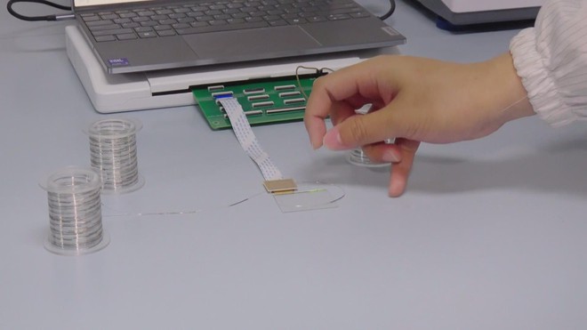 Trung Quốc tạo ra chip dạng sợi cực mỏng - Ảnh 2.