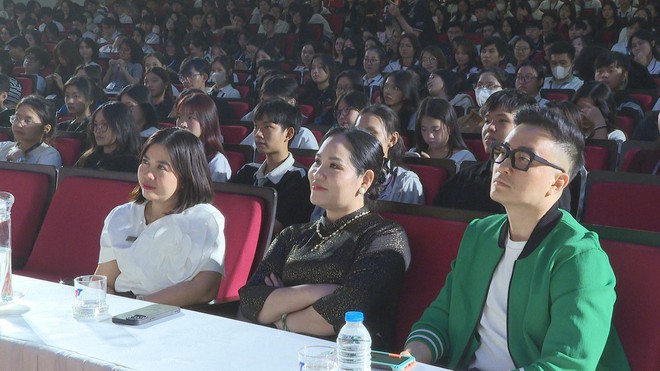 Chương trình âm nhạc và chia sẻ "Mình cùng ngồi nói chuyện tình yêu" mùa 3 - Ảnh 2.