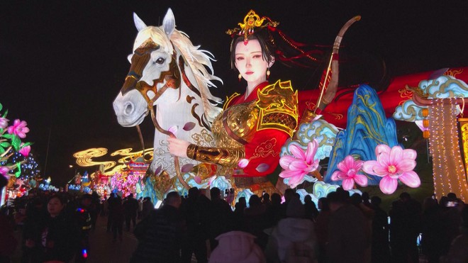Trung Quốc: Lễ hội đèn lồng Tự Cống đón Tết Nguyên đán Bính Ngọ - Ảnh 3.