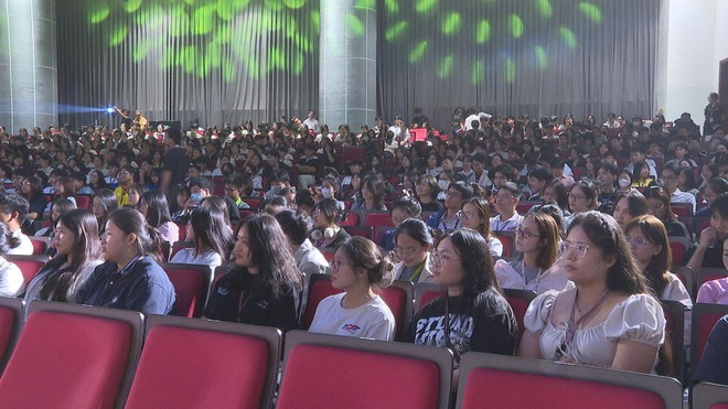 Chương trình âm nhạc và chia sẻ "Mình cùng ngồi nói chuyện tình yêu" mùa 3 - Ảnh 3.