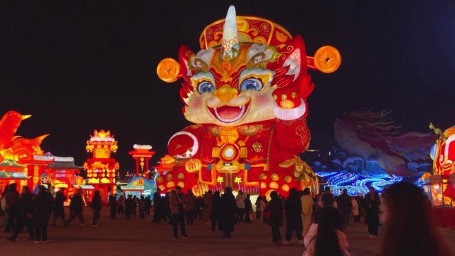 Trung Quốc: Lễ hội đèn lồng Tự Cống đón Tết Nguyên đán Bính Ngọ - Ảnh 1.