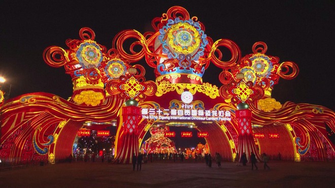 Trung Quốc: Lễ hội đèn lồng Tự Cống đón Tết Nguyên đán Bính Ngọ - Ảnh 2.