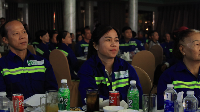 Tết yêu thương - Chăm lo Tết ấm no cho người lao động thu gom rác - Ảnh 3.