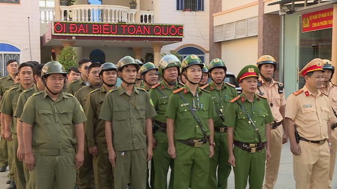 TP. Hồ Chí Minh đồng loạt ra quân thiết lập trật tự lòng đường, vỉa hè - Ảnh 2.