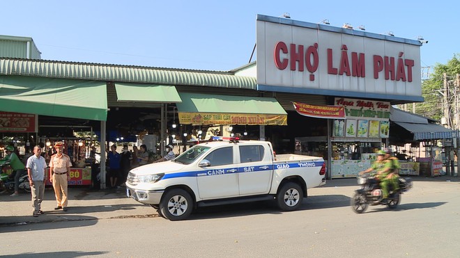 TP. Hồ Chí Minh đồng loạt ra quân thiết lập trật tự lòng đường, vỉa hè - Ảnh 3.