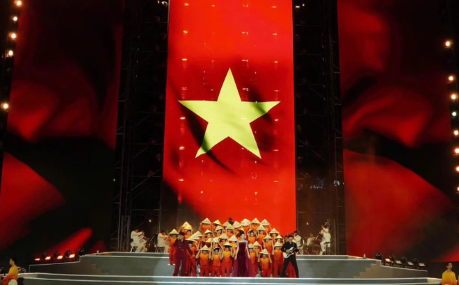 Chương trình nghệ thuật “Ánh sáng niềm tin và khát vọng” trực tiếp trên HTV1 tối nay - Ảnh 1.