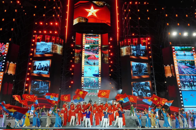 Chương trình nghệ thuật “Ánh sáng niềm tin và khát vọng” trực tiếp trên HTV1 tối nay - Ảnh 3.