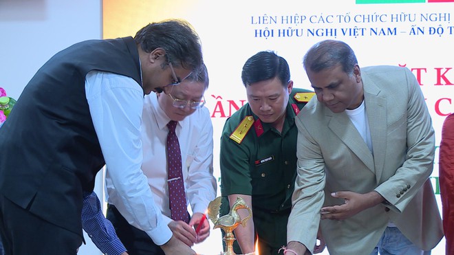 TP. Hồ Chí Minh họp mặt kỷ niệm 77 năm Ngày Cộng hòa Ấn Độ- Ảnh 5. TP. Hồ Chí Minh họp mặt kỷ niệm 77 năm Ngày Cộng hòa Ấn Độ- Ảnh 5.