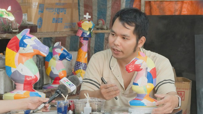 Sắc xuân hiện diện trên từng lớp sơn mài Tương Bình Hiệp- Ảnh 3.