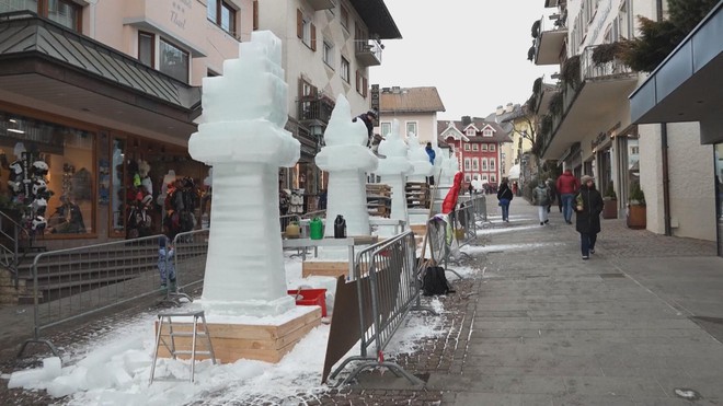 Italia: Triển lãm điêu khắc chủ đề Olympic - Ảnh 4.