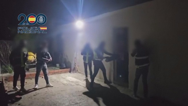 Tây Ban Nha: Bắt giữ hơn 100 nghi phạm buôn bán ma túy xuyên quốc gia - Ảnh 2.