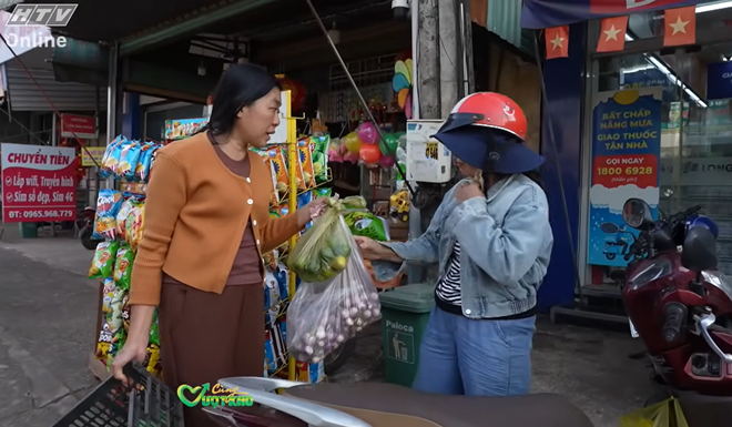 MC Quyền Linh xót xa trước nghịch cảnh của người mẹ đơn thân nuôi 3 con nhỏ - Ảnh 9.