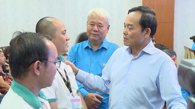 TP. Hồ Chí Minh: Tặng quà Tết cho 350.000 đoàn viên, công nhân lao động khó khăn - Ảnh 1.