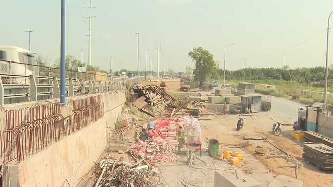 Đường nhánh N3 - Nút giao Mỹ Thủy sắp thông xe trước Tết, giảm áp lực cửa ngõ cảng Cát Lái- Ảnh 2. Đường nhánh N3 - Nút giao Mỹ Thủy sắp thông xe trước Tết, giảm áp lực cửa ngõ cảng Cát Lái- Ảnh 2.