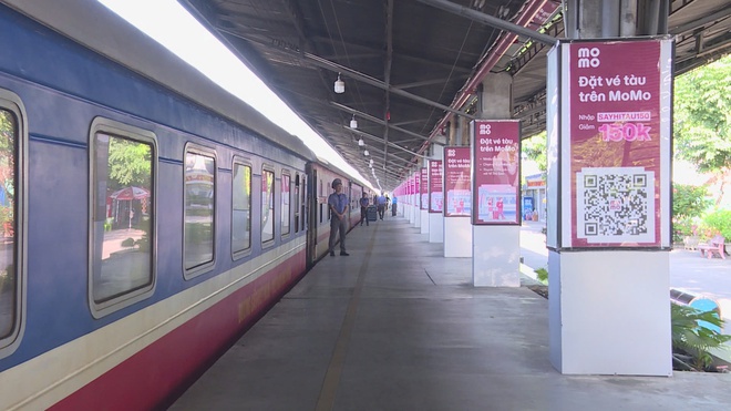 TP. Hồ Chí Minh: Tăng cường tàu xe, bảo đảm nhu cầu đi lại dịp Tết- Ảnh 2. TP. Hồ Chí Minh: Tăng cường tàu xe, bảo đảm nhu cầu đi lại dịp Tết- Ảnh 2.