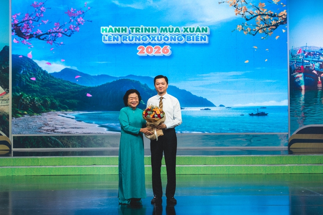 Quỹ Học bổng Vừ A Dính tiếp tục viết tiếp ước mơ cho các trẻ em vùng cao - Ảnh 2.