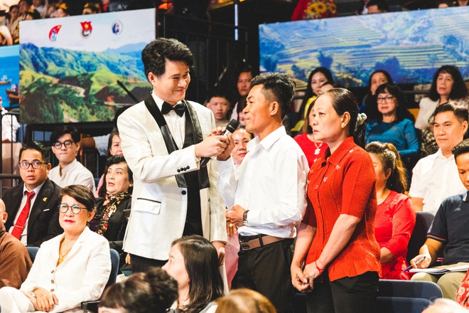 Quỹ Học bổng Vừ A Dính tiếp tục viết tiếp ước mơ cho các trẻ em vùng cao - Ảnh 7.