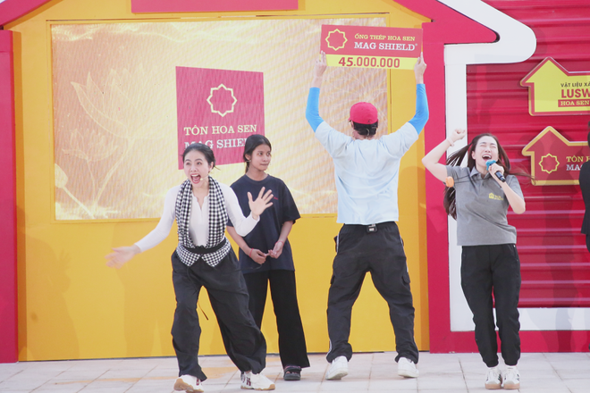 "Mái ấm gia đình Việt" tập 56: Hơn 500 triệu đồng trao đến các em khó khăn - Ảnh 10.