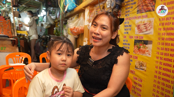 HTV Thành phố không ngủ: Ghé thăm phố đêm Hồ Thị Kỷ - Ảnh 10.