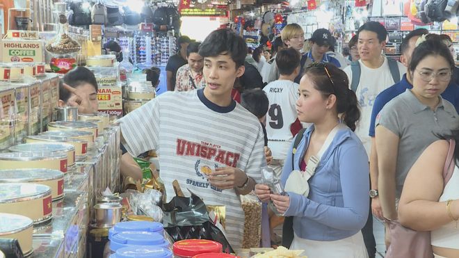 60 Giây ngày 30/1/2026 | Chợ Tết vắng khách, tiểu thương nhập hàng cầm chừng - Ảnh 3.