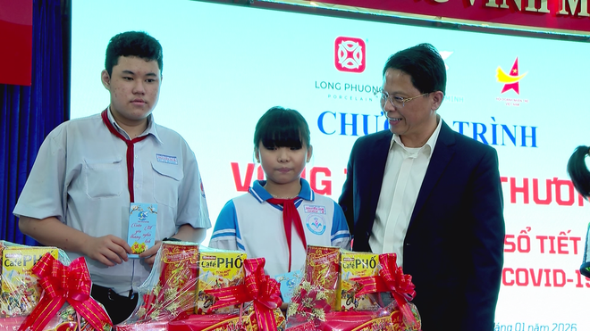 Gần 3 tỷ đồng chia sẻ yêu thương với trẻ mồ côi do dịch Covid-19 - Ảnh 7.