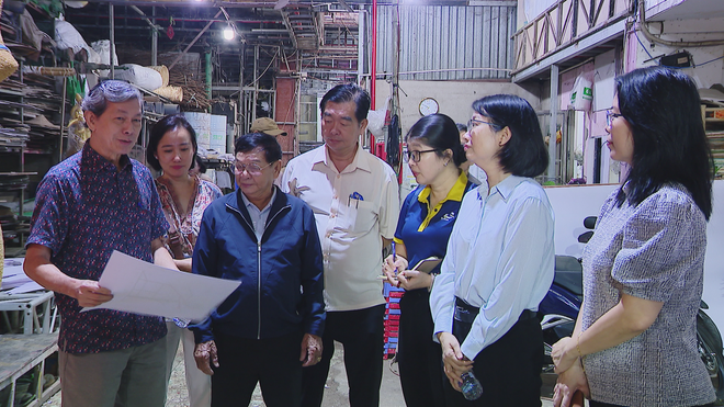 Xưởng chế tác linh vật Đường hoa Nguyễn Huệ Tết Bính Ngọ 2026 - Ảnh 3.