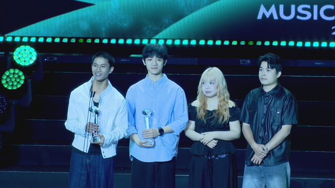 Làn Sóng Xanh 2025: Khẳng định bản sắc "Con Rồng cháu Tiên" trong dòng chảy âm nhạc Việt - Ảnh 7.