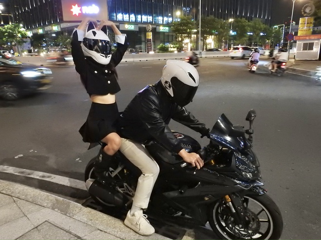 NewZround: Trào lưu “soái ca” Motor và cách người trẻ lan tỏa vẻ đẹp của TP. Hồ Chí Minh- Ảnh 8. NewZround: Trào lưu “soái ca” Motor và cách người trẻ lan tỏa vẻ đẹp của TP. Hồ Chí Minh- Ảnh 8.
